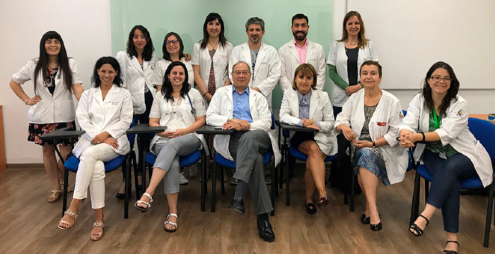 El doctor Wolff junto al equipo médico de la Fundación Arriarán
