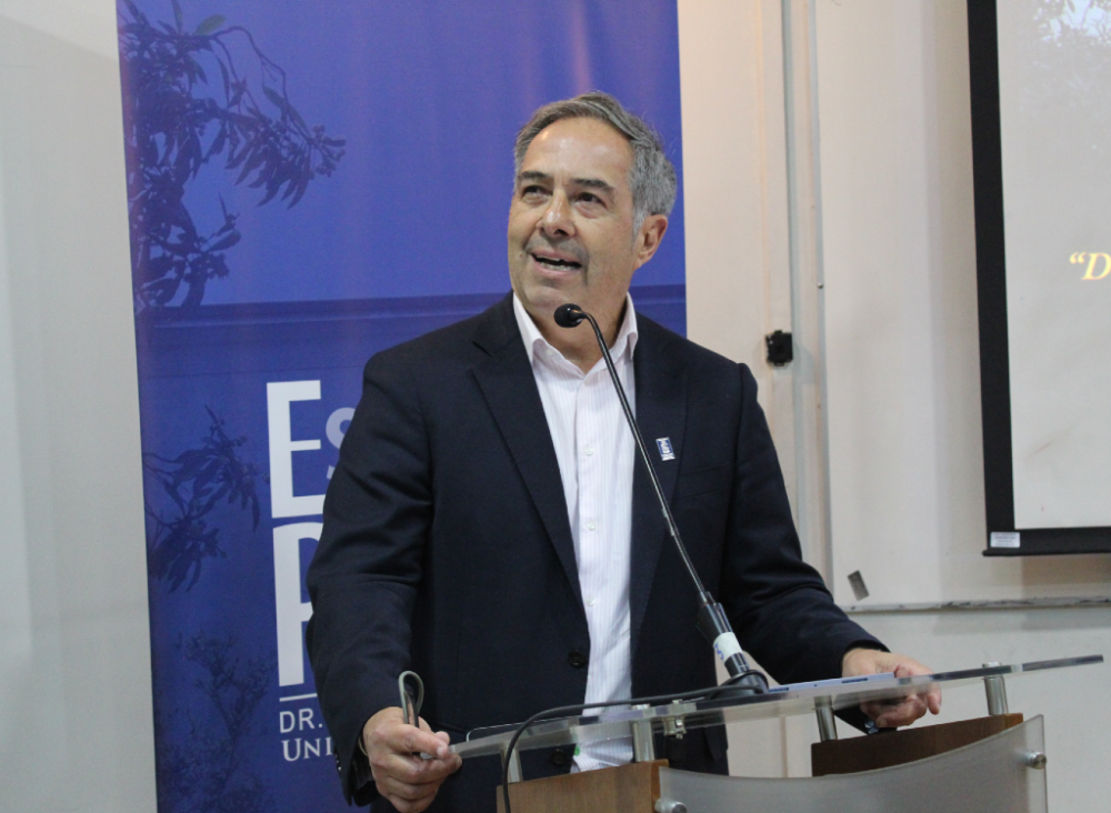 El decano de la Facultad de Medicina, doctor Miguel O’Ryan, reflexionó respecto al rol institucional en “temas que nos competen, como la enseñanza de la ética y la probidad"