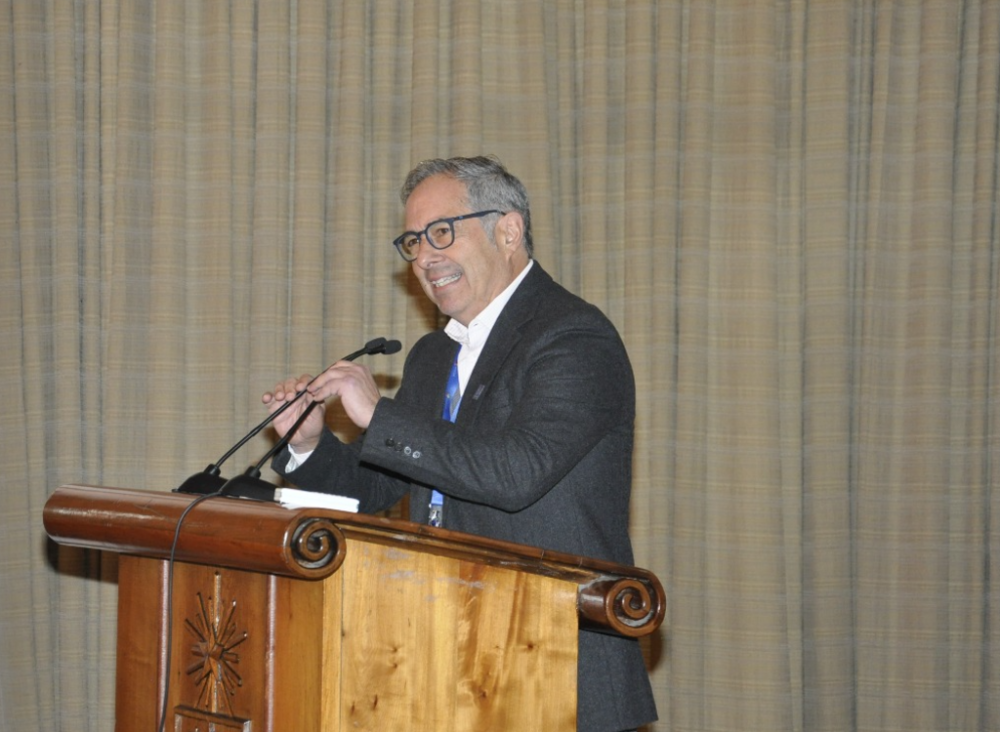 El doctor Miguel O’Ryan se refirió a las nuevas problemáticas que enfrenta esta disciplina, y los avances en los que se está trabajando a nivel institucional junto al Departamento de Promoción de la Salud de la Mujer y el Recién Nacido