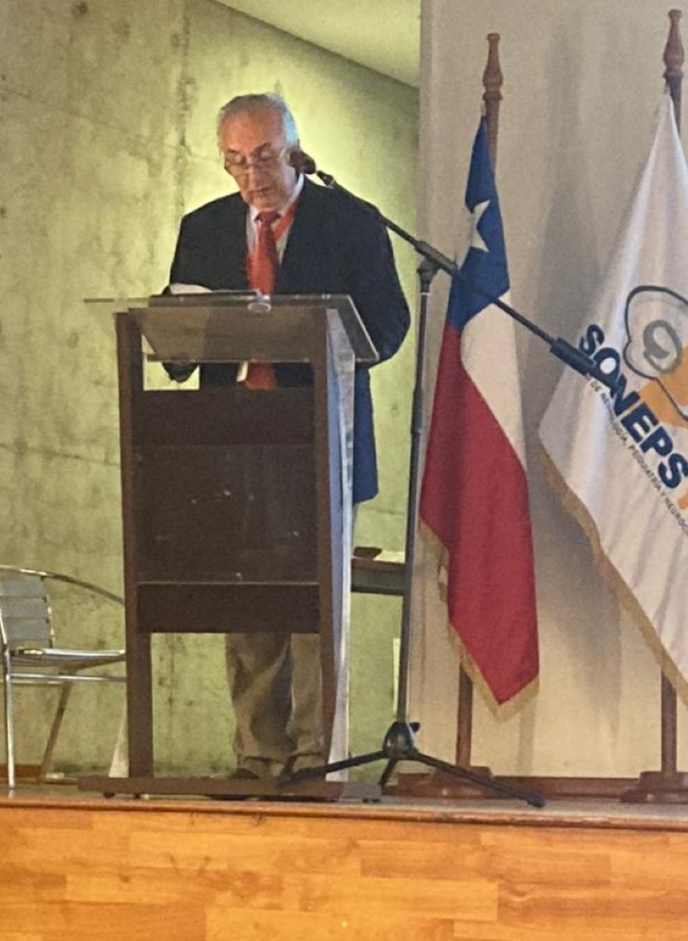 El doctor Melchor Lemp fue nombrado como Maestro de la Neurocirugía Chilena. 