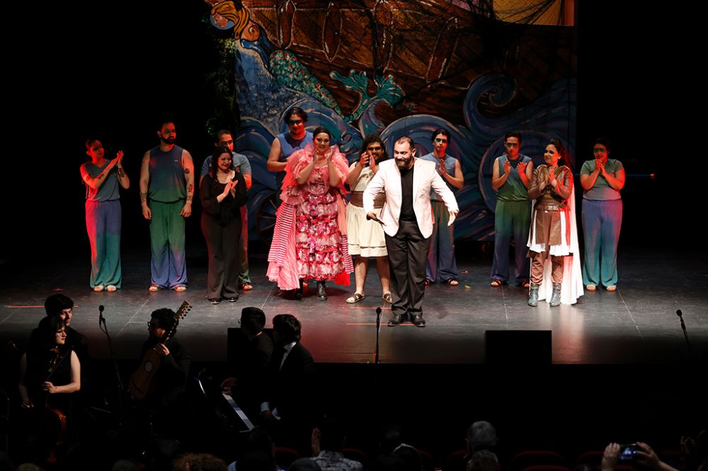 Ignacio Ramírez es director de Creación Artística de Lírica Disidente y además, es Alumni Uchile y vecino de Puente Alto.