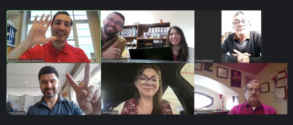 Reunión de inicio de NanoAIR - integrantes línea de arriba, de izquierda a derecha, Javier Morales Montecinos (UCH), Daniel Moraga (UV), Tania Bahamondez (UV), Flavio Rodríguez (encargado de Transferencia Tecnológica); línea de abajo de izquierda a derecha, Felipe Oyarzún (UCH), Natalia Hassan (UTEM), Carlos Flores (USS, Valdivia)