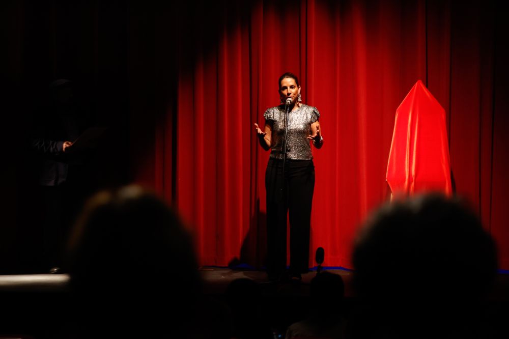 Paula Gárate, alcaldesa de Melipilla, celebró la realización de la tercera función de Ópera Abierta y destacó los esfuerzos que permitieron abrir el Teatro Serrano.