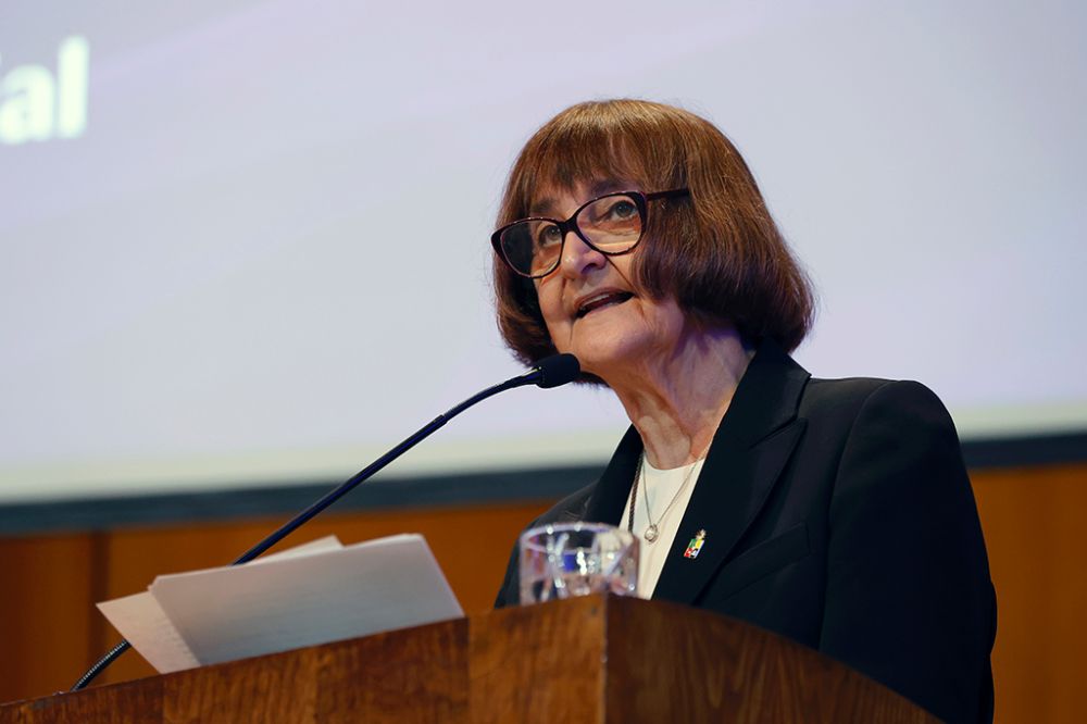 "Desde su fundación, la Universidad de Chile ha estado indisolublemente ligada al devenir del país", dijo la Rectora Devés al inicio de su discurso.