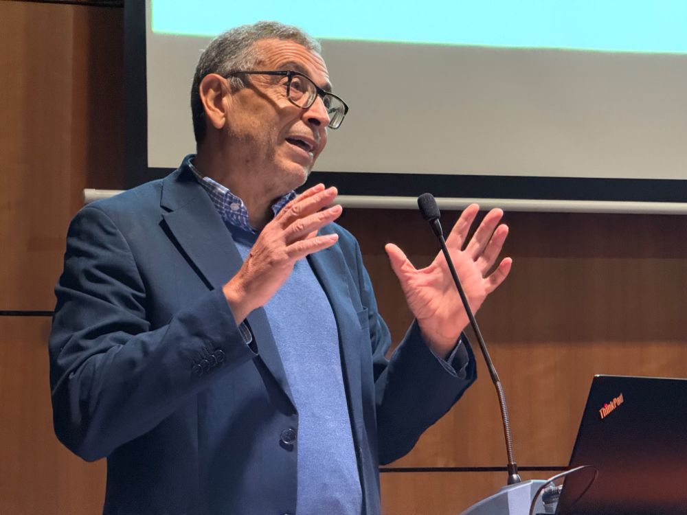 Profesor Akkari expuso sobre los desafíos y oportunidades de la Inteligencia Artificial en la Educación Superior