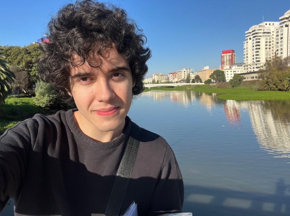 Bastián Pérez González, estudiante de Derecho, participó en el Programa APRU-VSE para estudiar japonés en la Universidad de Nagoya y en septiembre viajará a Japón para realizar una movilidad presencial. 