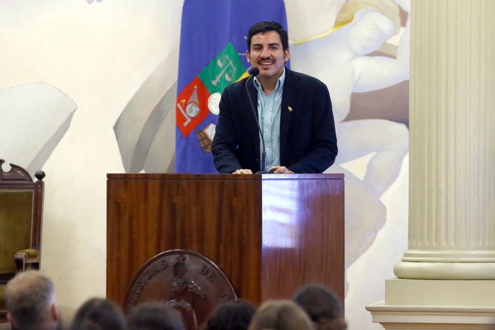 El Coordinador del Programa de Movilidad Estudiantil, Osvaldo Guzmán, expuso sobre distintas instancias y procesos académico de relevancia para las y los estudiantes. 