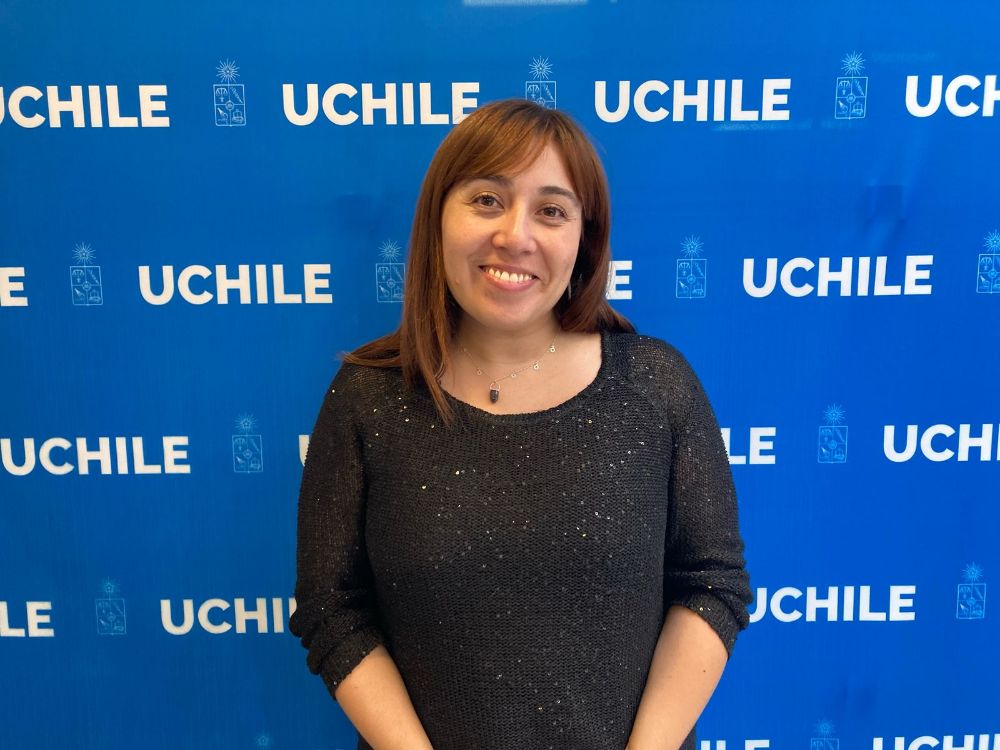 Milena Gallardo, Doctora en Literatura Chilena e Hispanoamericana, encargada del Magíster en Arte Popular Latinoamericano de la UAHC y coordinadora del Diplomado Memorias, movimientos sociales y producción artístico-cultural en América Latina de la UChile.