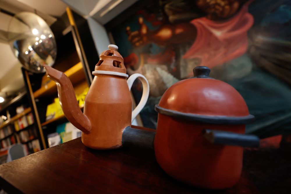 cerámicas inspiradas en vasijas silbadoras prehispánicas