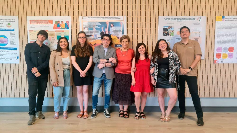 El Doctorado en Educación es impartido por las facultades de Filosofía y Humanidades, Ciencias, Ciencias Sociales y el Instituto de Estudios Avanzados en Educación. Cuenta con dos cohortes y 12 estudiantes en total.