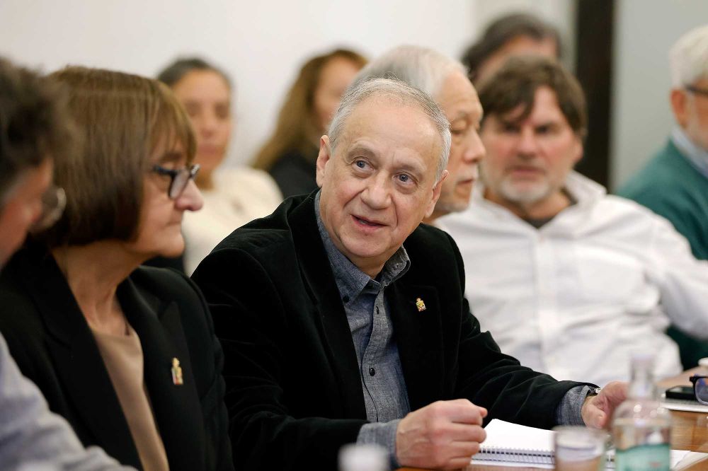 El decano manifestó que "es imprescindible que una universidad compleja como la Universidad de Chile pueda visualizar su quehacer y su diversidad de manera cabal, para poder aprovechar mejor sus capacidades en función de su proyecto institucional y sobre todo, de su misión".