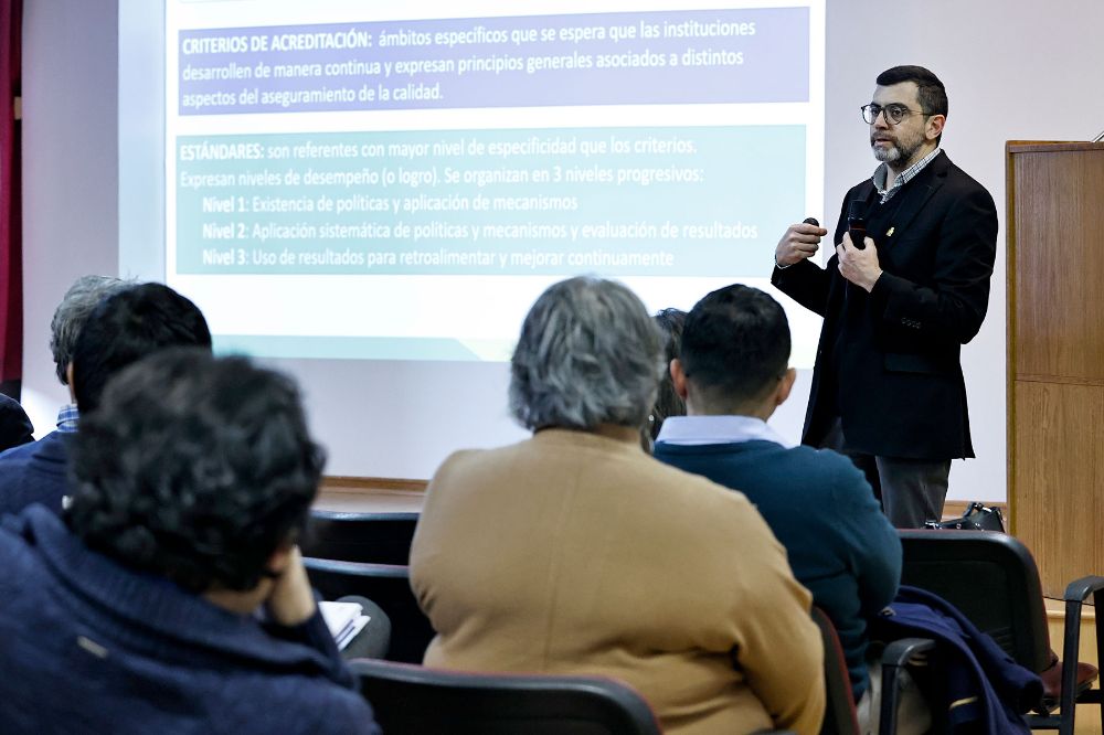 Thomas Griggs, director ejecutivo de Acreditación, mencionó  que “el aseguramiento de la calidad es un sello de la Universidad de Chile, una base sólida para su desarrollo y proyección, y una herramienta fundamental para estar preparados ante los desafíos del futuro”.