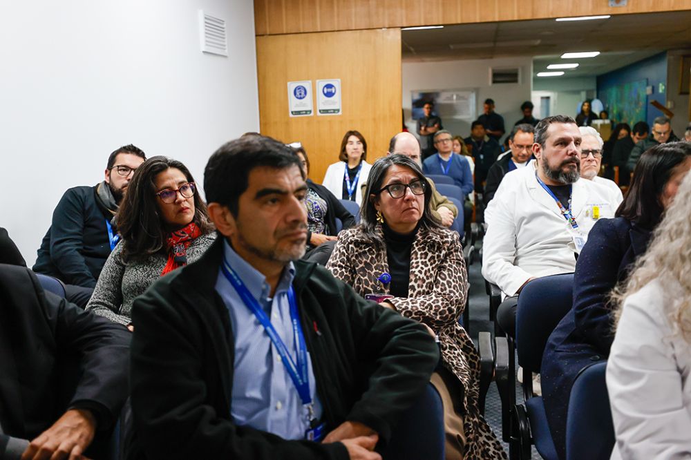 En la dimensión de vinculación con el medio, la Universidad ha avanzado gracias al fortalecimiento de la Vicerrectoría de Extensión y Comunicaciones, la aprobación en 2022 de la política de extensión y vinculación con el medio y la plataforma Siembra.