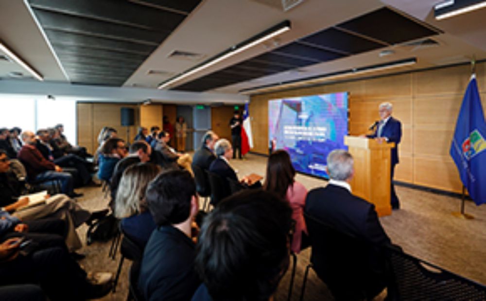 La Facultad de Gobierno inauguró oficialmente su nuevo edificio en Vicuña Mackenna #20 con la conferencia magistral del ex primer ministro italiano Massimo D’Alema