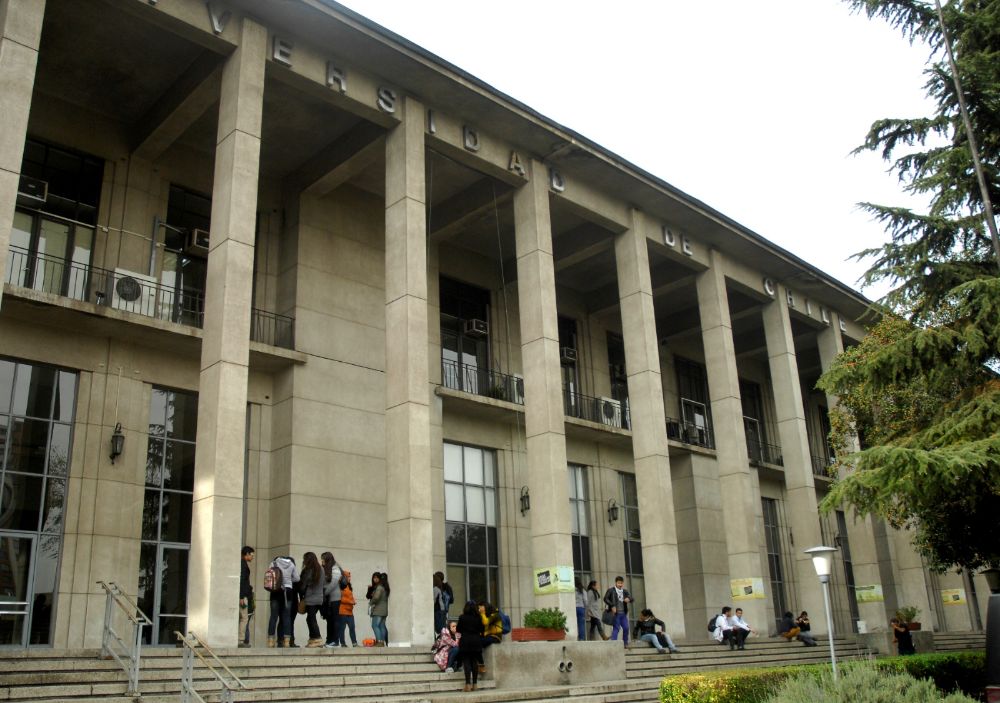 En postgrado, uno de los programas seleccionados fuer la Especialidad en Neurología Pediátrica