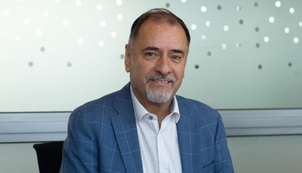 "La Universidad de Chile está desarrollando un proceso de autoevaluación caracterizado por una alta participación y una colaboración activa entre el nivel central y las distintas facultades", señaló el decano Richter