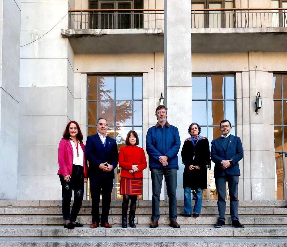 La Facultad de Medicina realiza un aporte muy significativo a la salud pública; por ejemplo, es centro colaborador de la OPS/OMS, socio implementador del Fondo de Población de Naciones Unidas, asesora a legisladoras y legisladores en la formulación de políticas públicas.