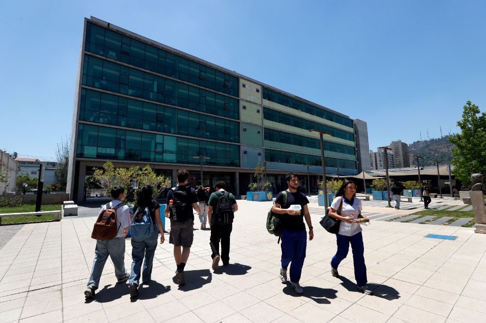Desde su origen, la FCQyF ha impulsado proyectos estructurales, tecnológicos y pedagógicos para mejorar la experiencia formativa de sus estudiantes. 