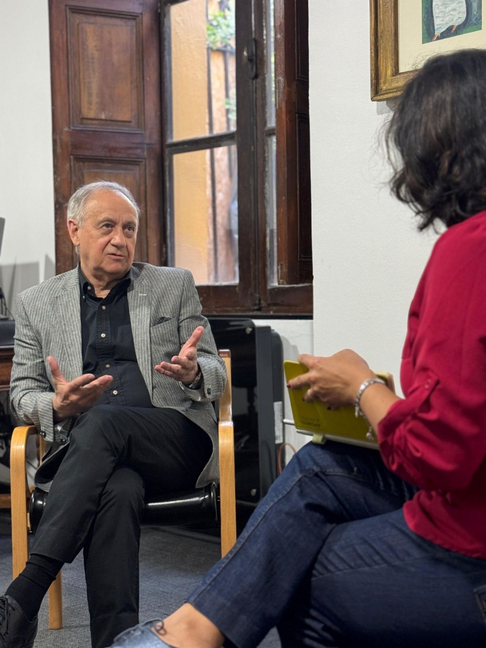 “La relación entre mejorar la calidad de vida de los estudiantes y el rendimiento que tienen es inevitable. Estar en un lugar cómodo y bien equipado mejora el ánimo, la salud emocional y las ganas de aprender”, sostiene el decano Manuel Amaya.