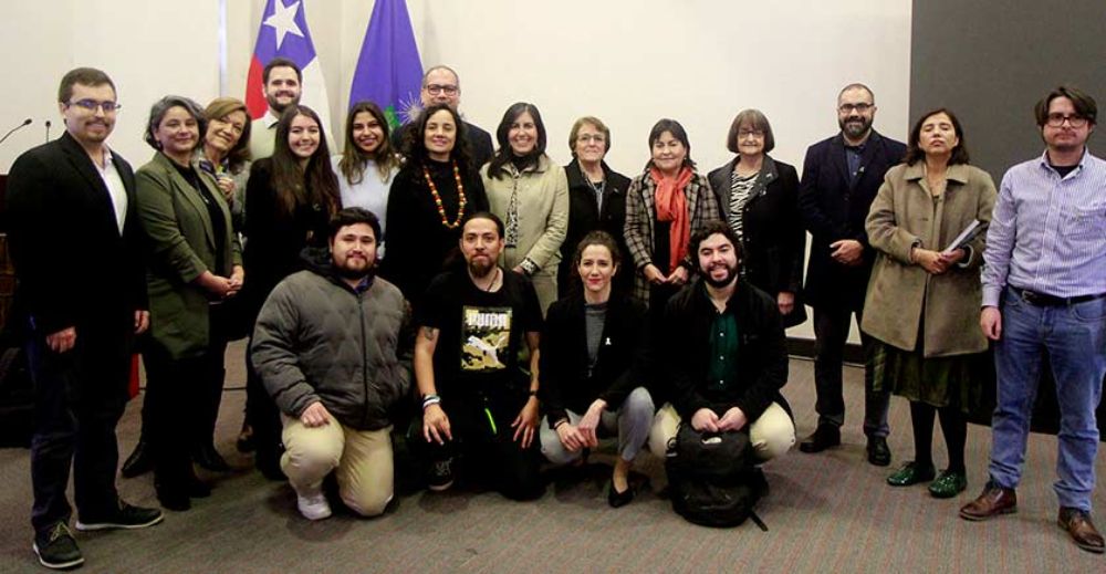 Expositores, autoridades y representantes de estudiantes