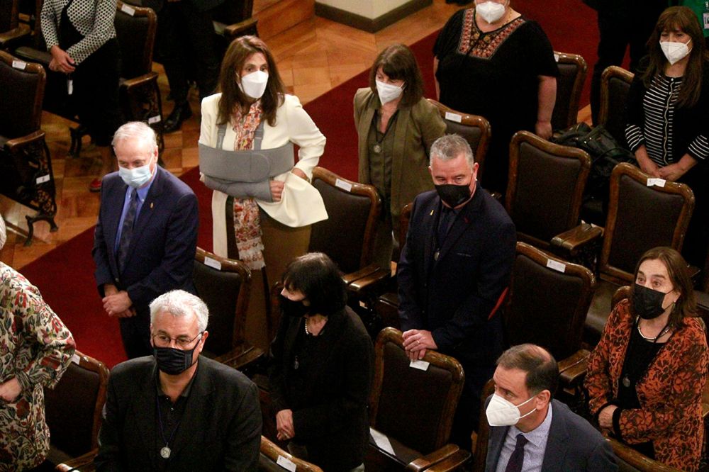 Decanos, decanas y directores y directoras de institutos participaron de la jornada.