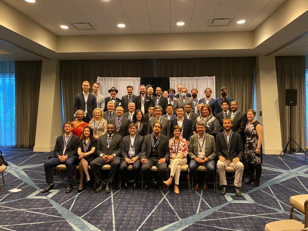 La comitiva recibió el premio la noche de este lunes 4 de marzo.