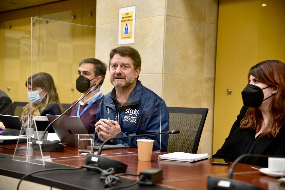 “Estamos viviendo una crisis inédita y la Región Metropolitana no puede vivir sin agua", señaló el gobernador Orrego.