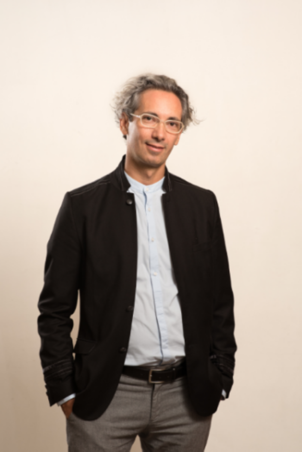 En la categoría ópera, Sebastián Errázuriz fue acreedor del reconocimiento. El artista obtuvo su Maestría en Artes de la Universidad de Chile. 