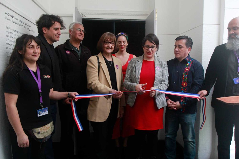 Corte de cinta en la inauguración del museo