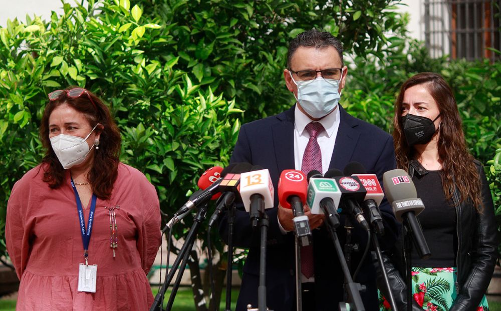 Luego de la reunión, el ministro Flavio Salazar anunció la creación de un comité interministerial para decidir de qué manera el Ejecutivo se involucrará en el proyecto.