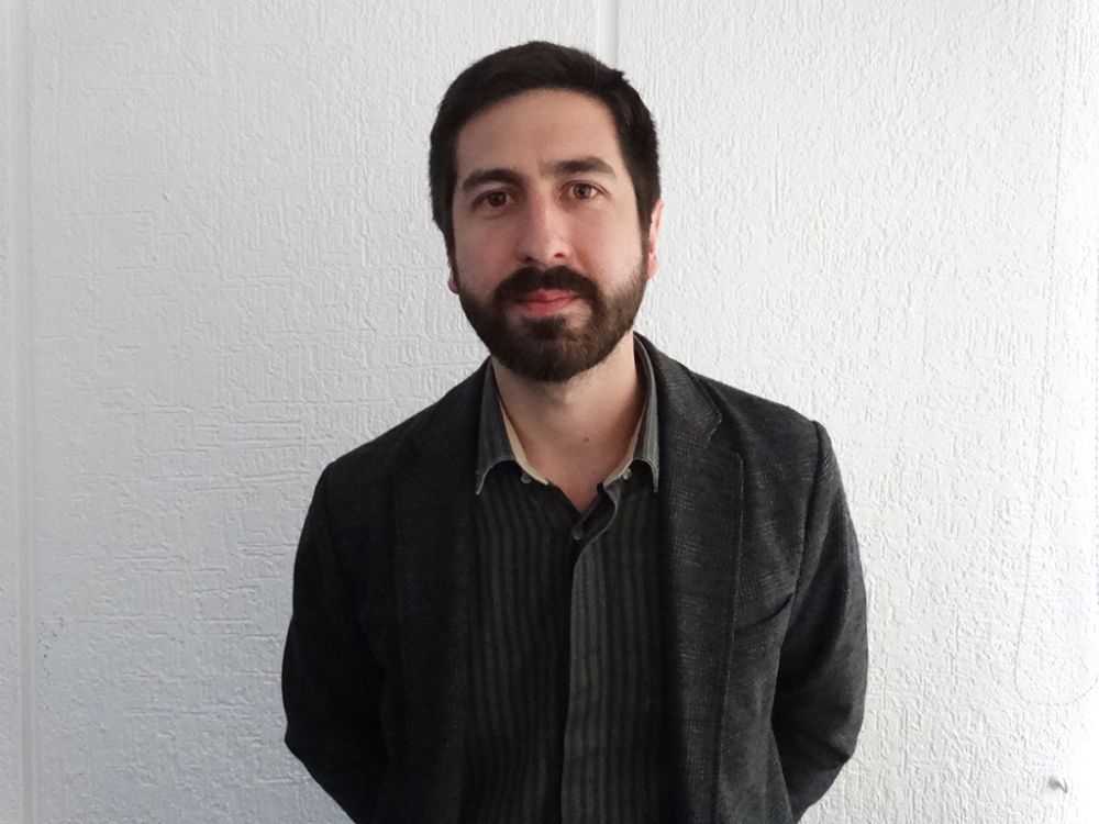 Uno de los médicos que está detrás de este ensayo clínico es Roberto Estay, oncólogo del Hospital Salvador, quien destaca que esta “es la primera vez que en un establecimiento de la red pública se prueba una vacuna oncológica”.