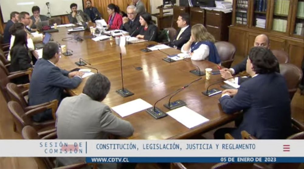 El proyecto de reforma constitucional está siendo revisado por la Comisión de Constitución Legislación y Justicia de la Cámara de Diputados, para luego ser despachada a la Sala, en el último trámite legislativo que restaría antes de convertirse en ley.
