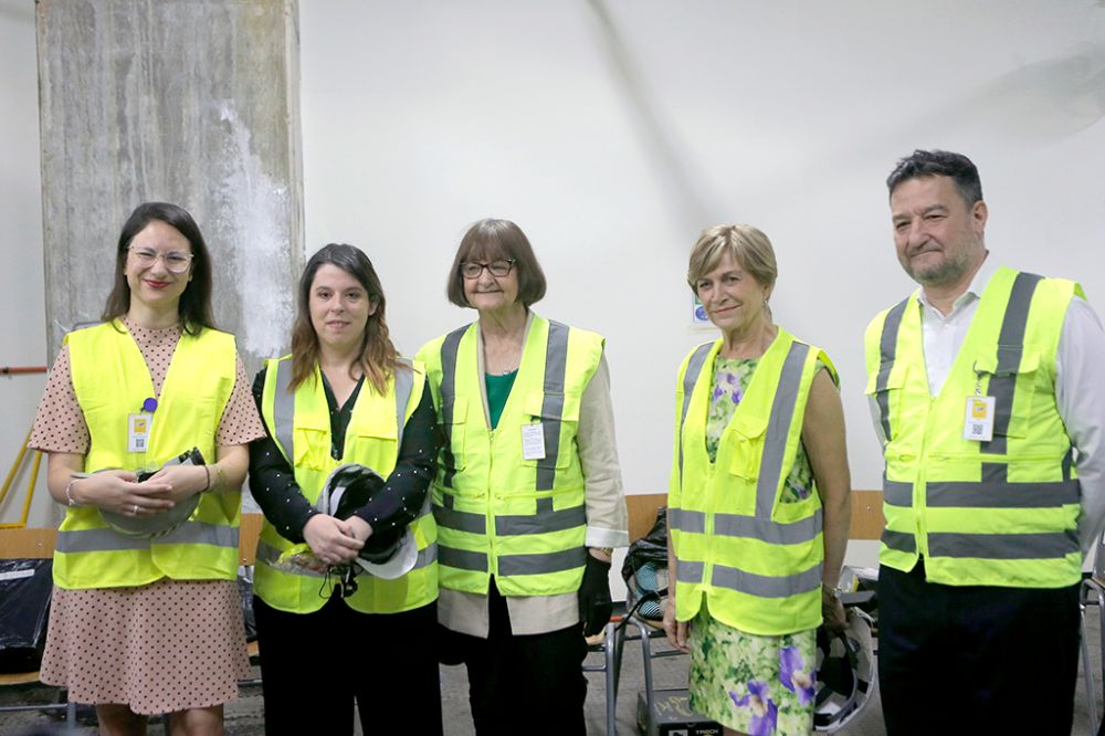 Participaron del recorrido, la alcaldesa de Santiago, Irací Hassler, la delegada presidencial, Constanza Martínez, la rectora Rosa Devés, la alcaldesa de Providencia, Evelyn Matthei y el Seremi de Economía, Cristián Rodríguez. (De izquierda a derecha)