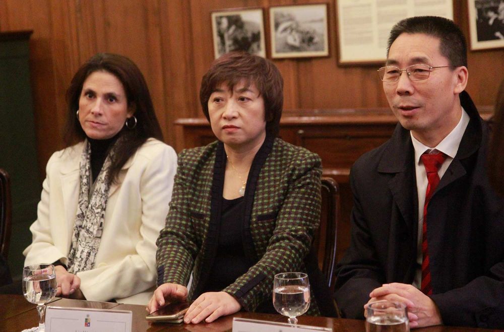 De la reunión participaron también la directora del IEI, Dorotea López, y la Consejera Cultural Liu Wenqlu