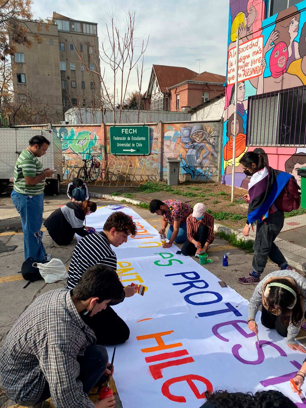 La comunidad LGBTIQA+ en la U. de Chile ha sido clave para avances que fomentan la inclusión y respeto en la Casa de Bello.
