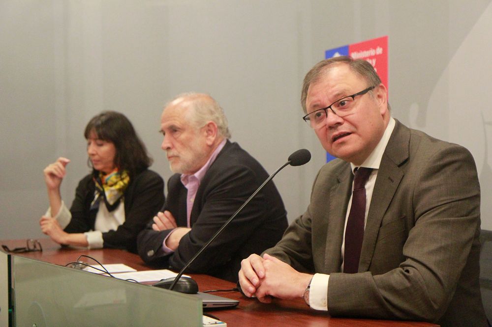 "Esta firma no es el inicio, sino que el resultado del trabajo que ya hemos empezado y desde el que esperamos proyectar con mucha más fuerza el futuro”, dijo el Rector Corrales.