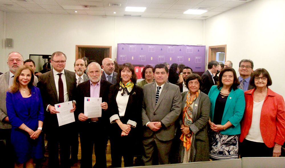 Las y los rectores de las universidades estatales participaron de la ceremonia en la que se dio firma al convenio.