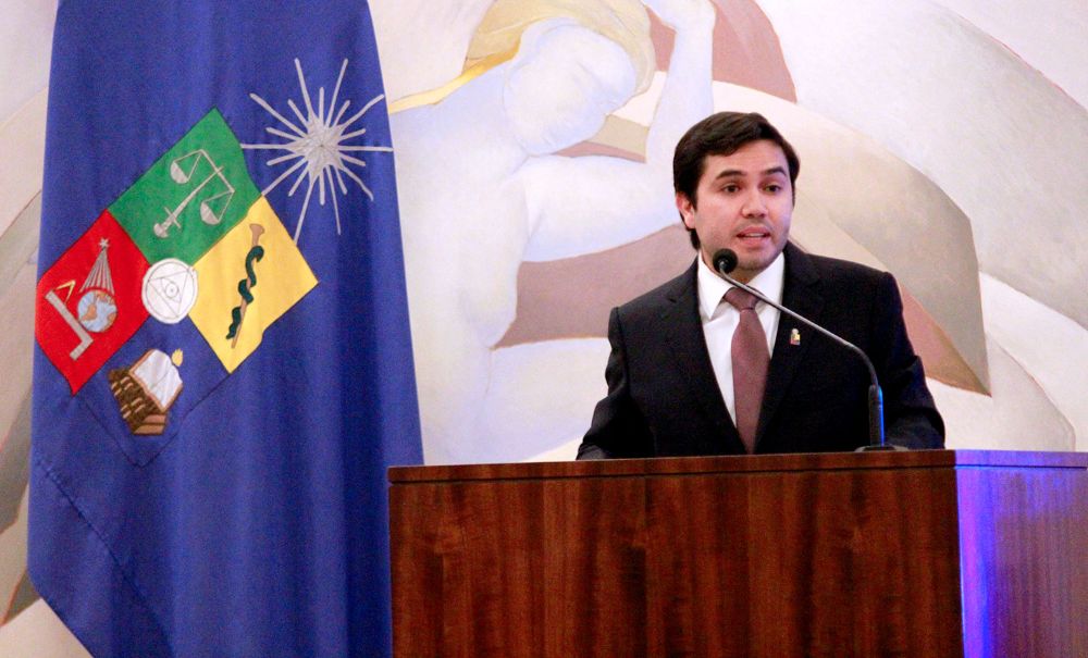 En nombre de su familia, emitió un discurso su hijo, el director ejecutivo del Centro de Sistemas Públicos, Carlos Castro González.