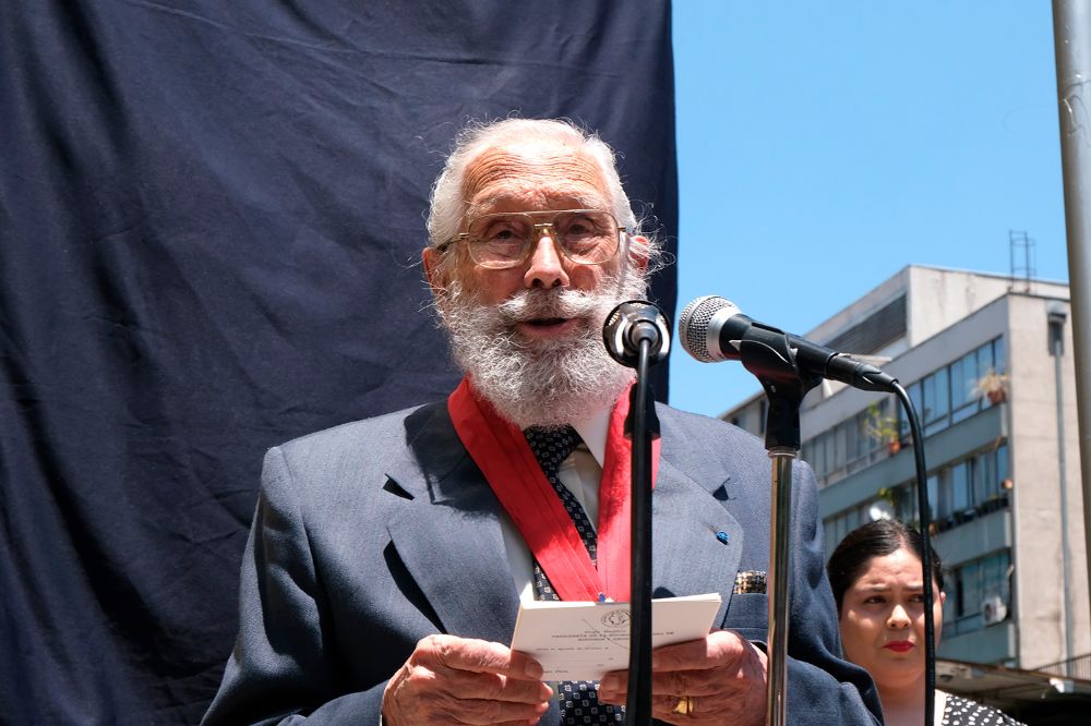 El presidente honorario del Instituto de Conmemoración Histórica, Sergio Martínez, destacó que el reconocimiento se entregó a la Universidad por "su permanente contribución a la cultura nacional, por su labor de divulgación de los valores patrios y por reforzar, en consecuencia, permanentemente, nuestra identidad como nación".