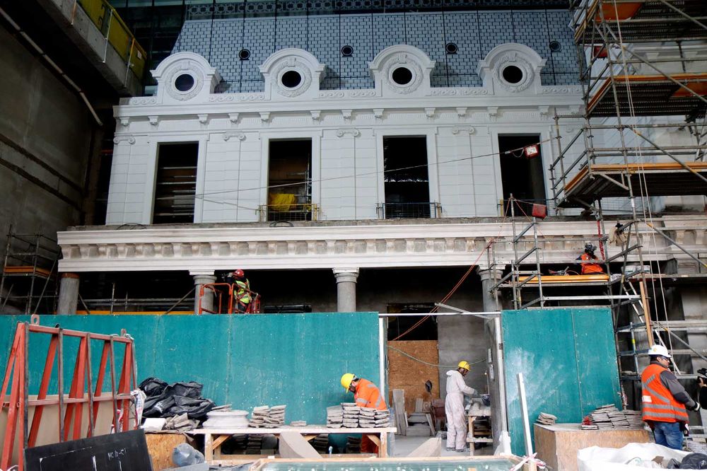 La fachada restaurada será la puerta de entrada al Centro de Extensión Artística y Cultural (CEAC) y su sala de conciertos, ubicada en el subterráneo.