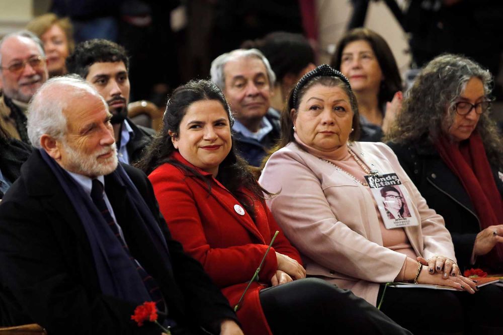 Autoridades de gobierno y del plantel, junto a integrantes de organizaciones de DDHH y de familiares de las y los homenajeados, participaron de la jornada.
