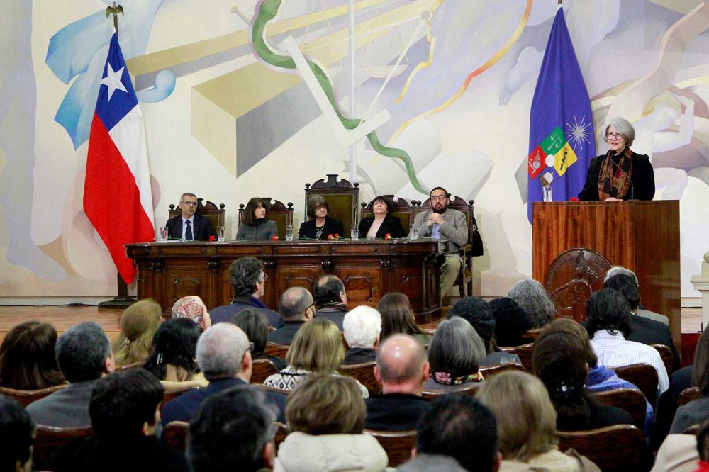 "'Educación para la democracia’ es nuestro lema. En otras palabras, ‘educar para que nunca más’”, señaló la vicerrectora de Extensión y Comunicaciones, Pilar Barba. 