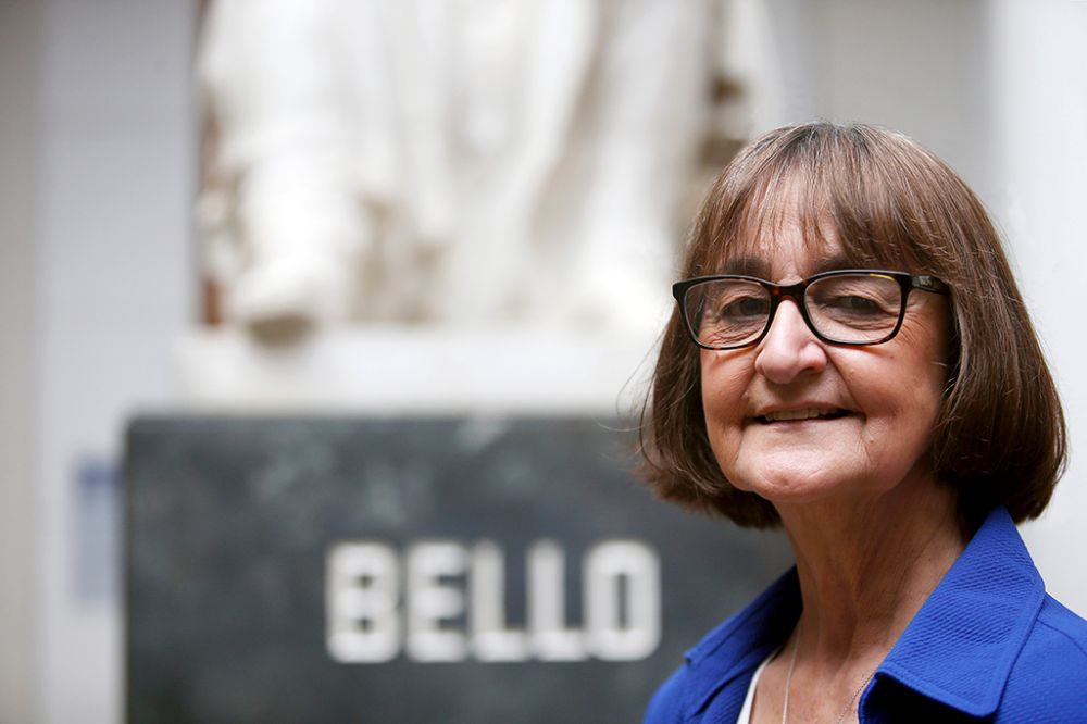 La Rectora de la Universidad de Chile, Rosa Devés, envió a las y los rectores de las universidades públicas argentinas una nota de apoyo a "la defensa de la educación pública y de la educación superior como un derecho, que está siendo afectado por los drásticos recortes presupuestarios implementados por el gobierno nacional". (Foto: Dirección de Comunicaciones U. de Chile)