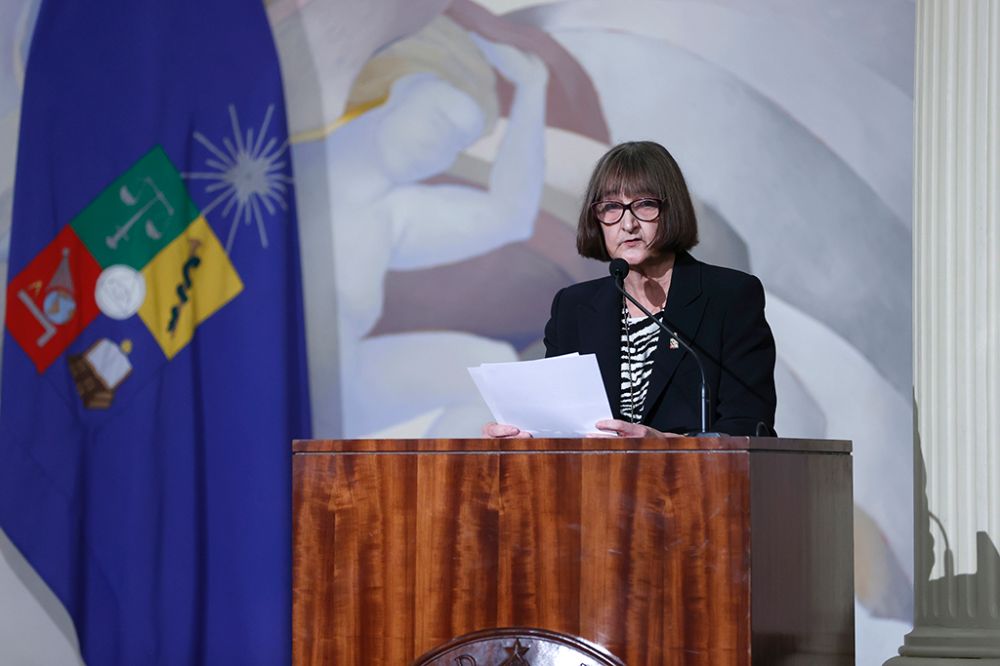 La ceremonia de Inauguración del Año Académico es “un rito que celebra la renovación de la Universidad”, dijo la Rectora Devés. 
