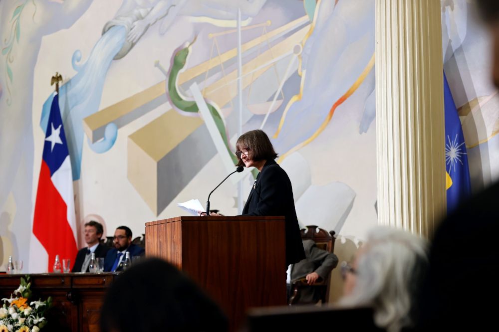 En su discurso, la autoridad universitaria destacó la importancia de la educación superior como un derecho y la necesidad de defenderlo frente a la existencia de corrientes que hoy buscan "revertir las políticas de equidad y llaman a recuperar el carácter de exclusividad de las universidades". 