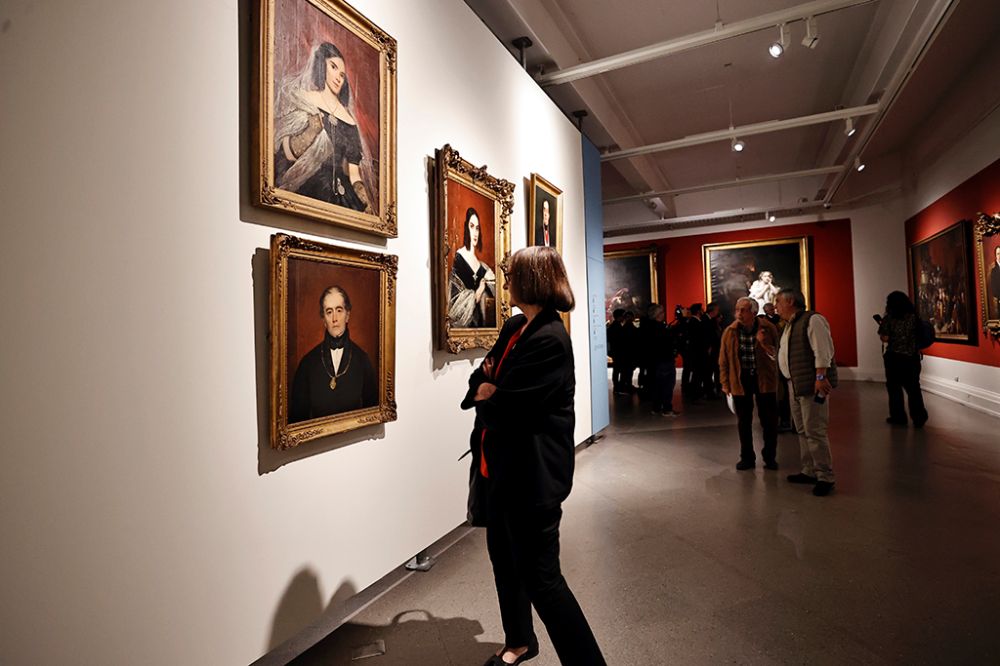 Habitualmente, el cuadro tiene residencia en la oficina de la Rectoría de la Universidad de Chile. 