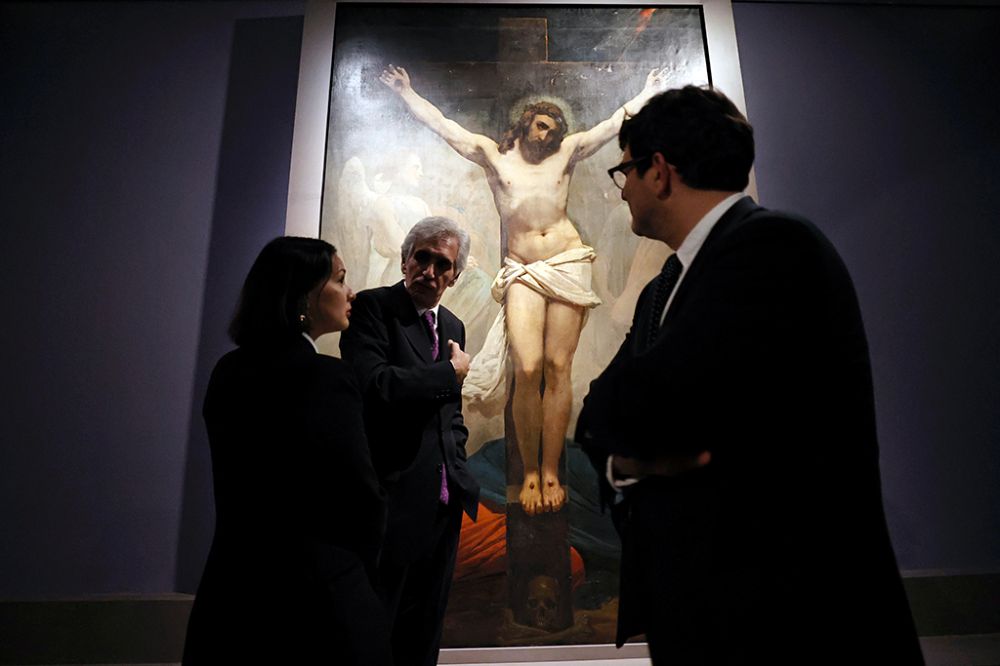 La muestra incluye obras que fueron prestadas por 14 instituciones públicas y privadas, como es el caso del cuadro del Cristo de la catedral de Concepción.