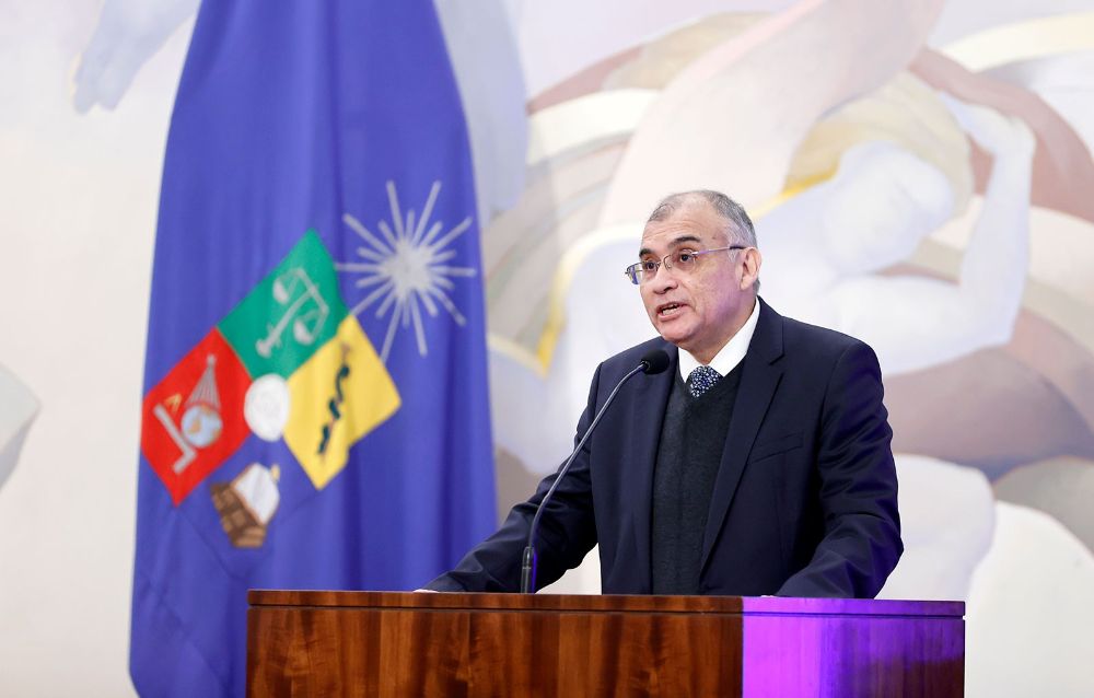 En tanto, el vicepresidente Ejecutivo del CRUCH y Rector de la Universidad de Tarapacá, Emilio Rodríguez Ponce, relevó que el Consejo “ha estado trabajando sistemáticamente por el mejoramiento de la educación en el país”. 