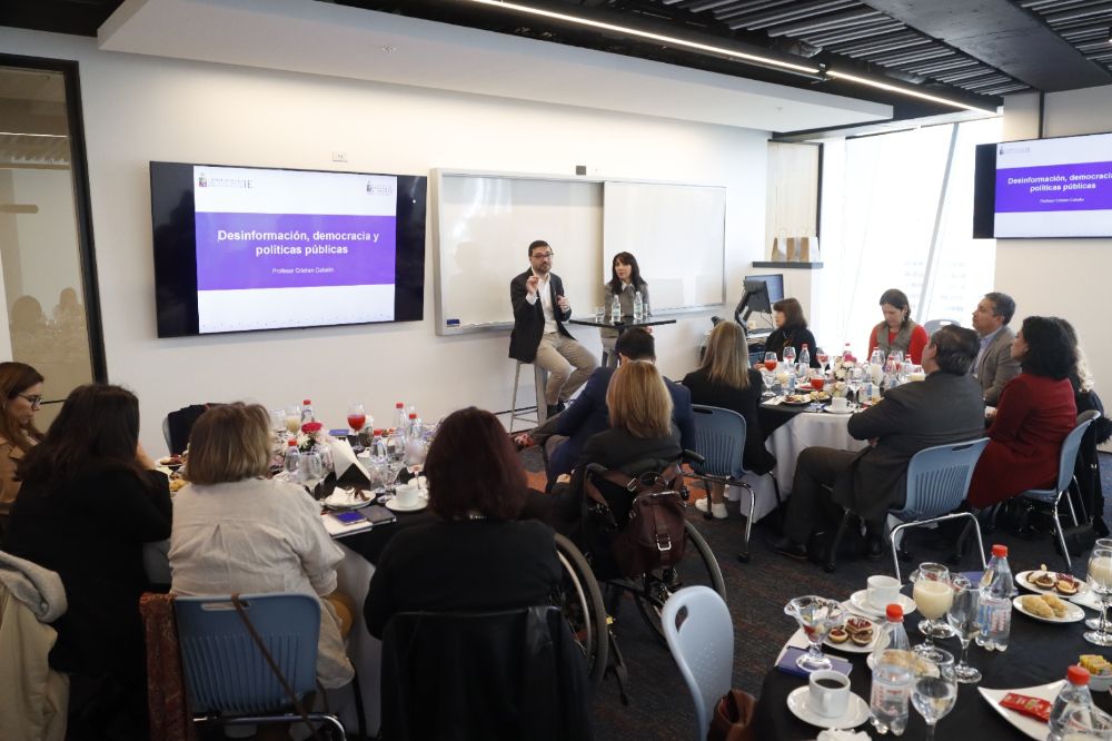 El conversatorio se llevó a cabo durante la mañana del miércoles 28 de agosto en Edificio Génesis.