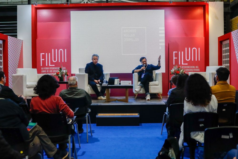 La jornada de agenda UCHILE en FILUNI 2025 concluyó con la presentación del proyecto "Archivo Núcleo Cerrillos".